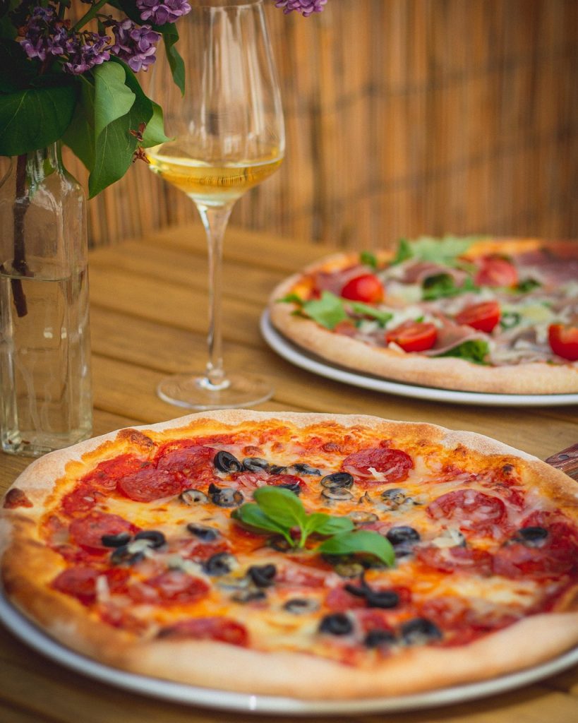 food, pizza, pizzeria, salad, shrimps salad, food on table, restaurant, italian restaurant, trattoria, italian dish, pizza, pizza, pizza, pizza, pizza, pizzeria, pizzeria, salad
